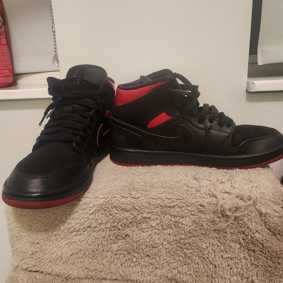 Jordan 1 Mid "Last Shot" Size 8.5 - Picture 4 of 5